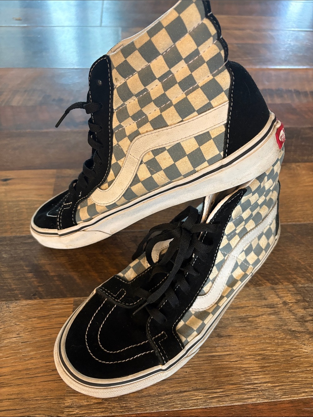 VANS High-Top Checkerboard Sneakers M8.5/W10